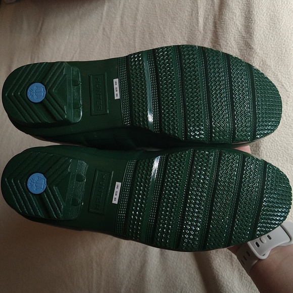 HUNTER ORIGINAL TALL GLOSS RAIN BOOTS Size 8 - Picture 4 of 15